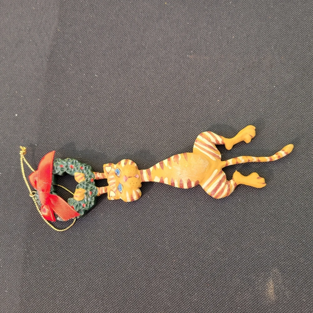 Kurt Adler Cat Hanging on Wreath Wooden Christmas Ornament ~ Cute! ~ FINAL PRICE
